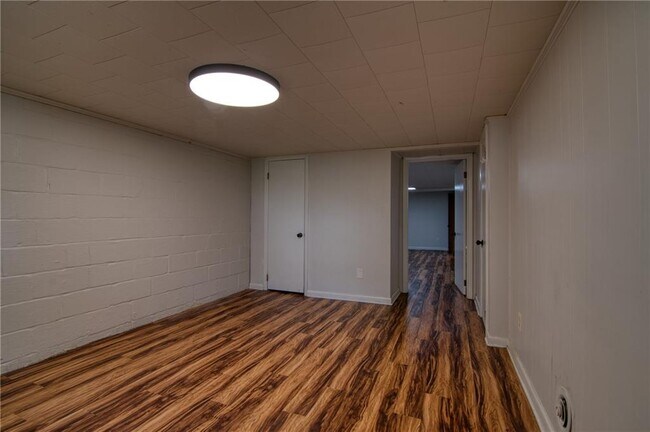 Building Photo - 2232 Old Spring Rd