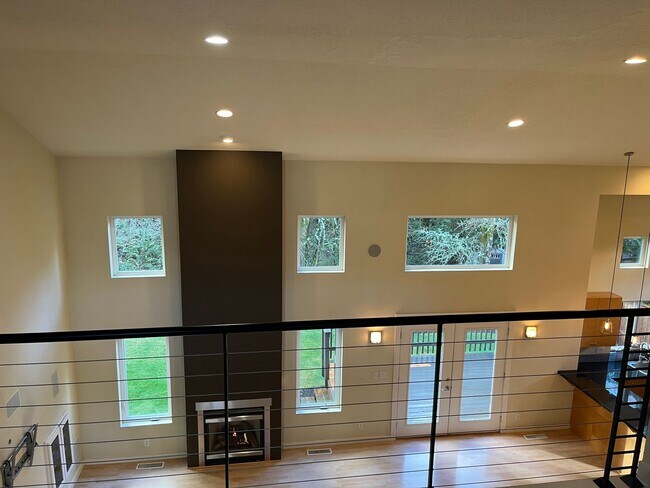 Building Photo - South Eugene Modern Home