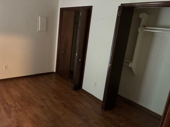 Building Photo - Charming West Norman Duplex