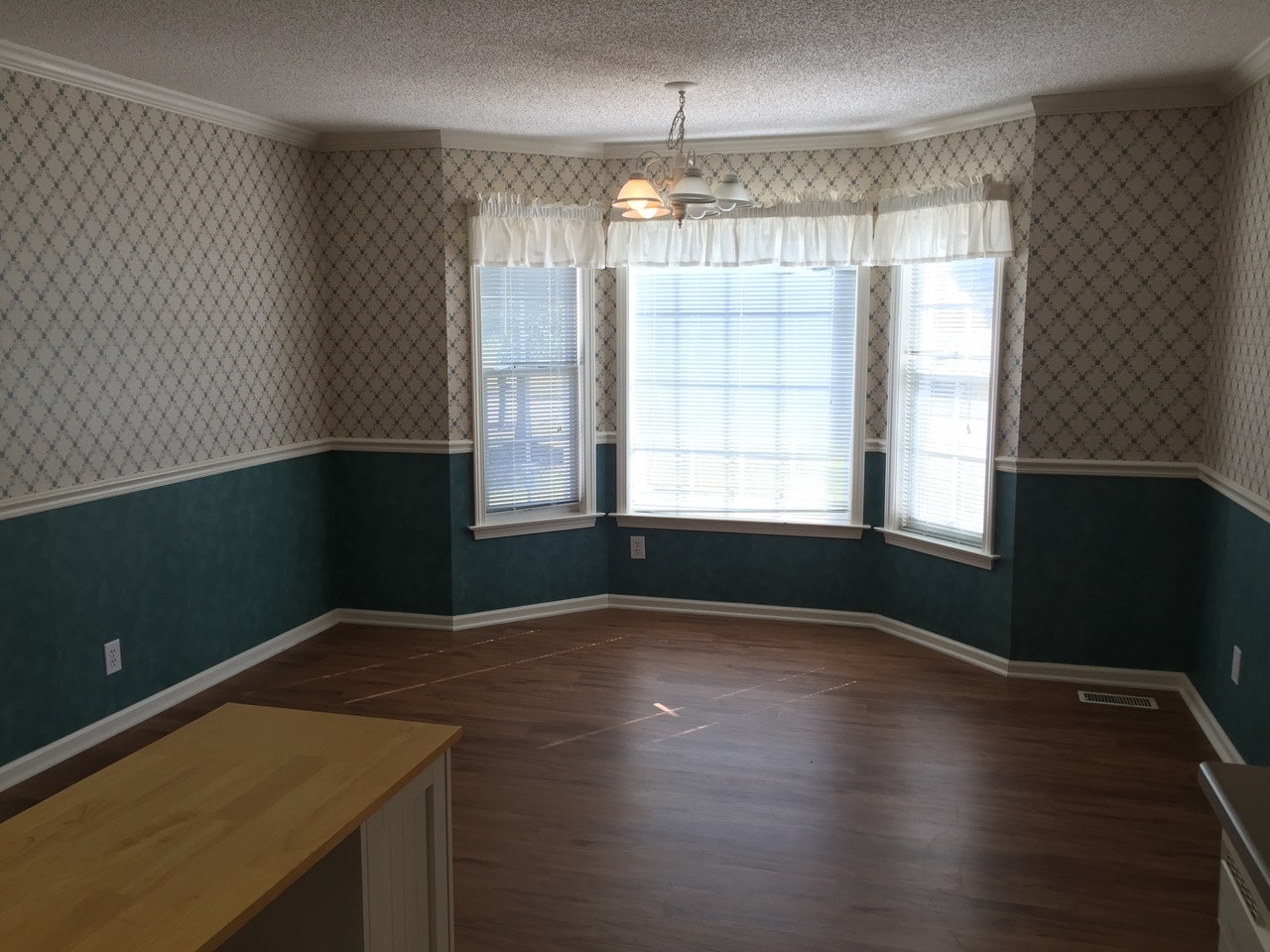 Building Photo - 6 Pearle Brook Ln