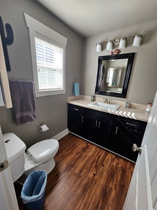 Building Photo - Move-In Ready Furnished Home | Utilities I...