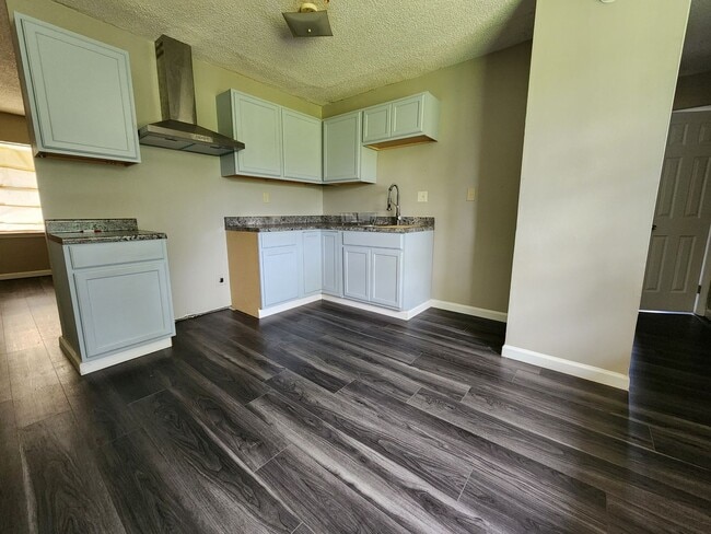Building Photo - Single family home located in West Memphis