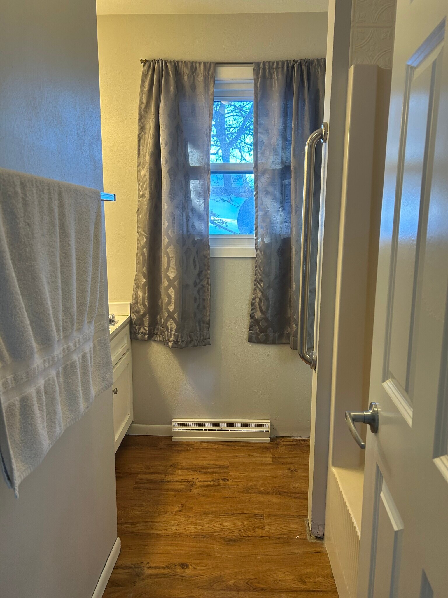 Building Photo - 513 8th St