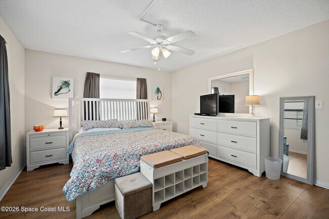 Building Photo - 4570 Ocean Beach Blvd