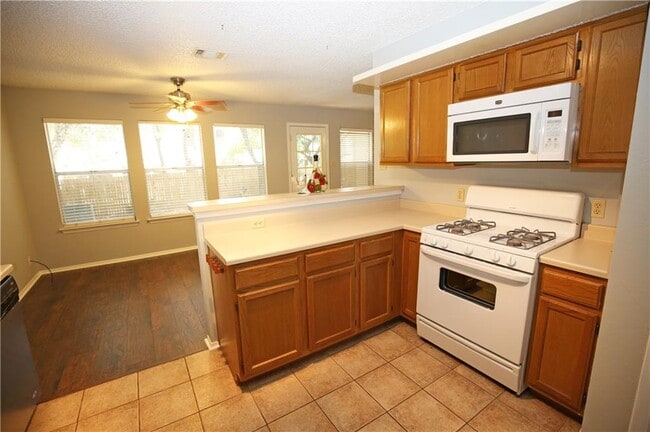 Building Photo - 12903 Humphrey Dr