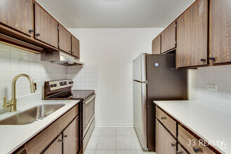 Building Photo - Oak Lawn / The Vine Apartments / 1 Bed / P...