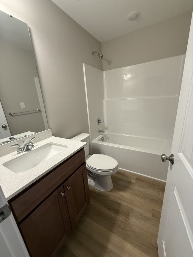 Building Photo - 102 Berkshire Cir