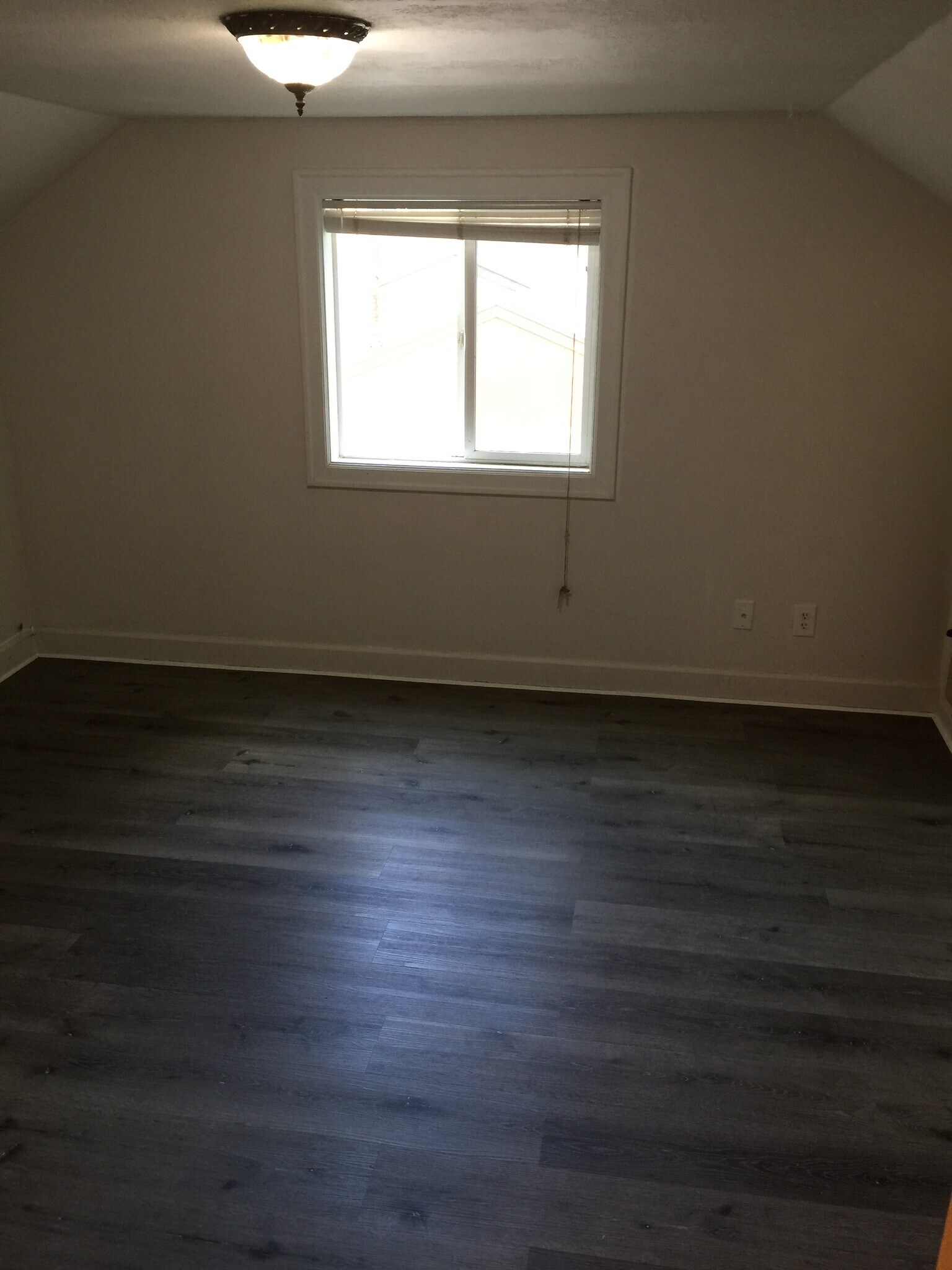 Building Photo - 13304 NE Glisan St