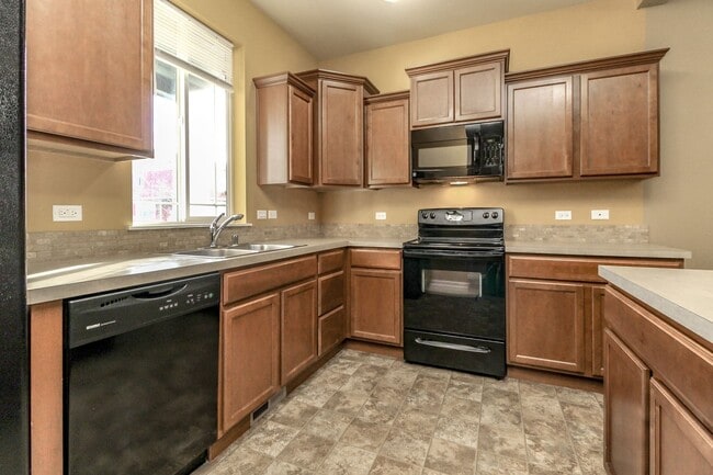 Building Photo - Beautiful Lacey Home with new paint and carpet in Popular Edgewater Community