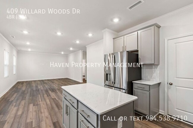 Building Photo - 409 Willard Wds Dr