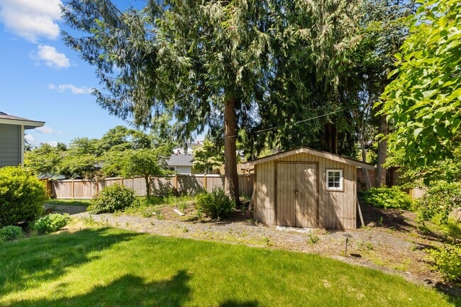 Building Photo - Beautiful 4 Bedroom Home in Richmond