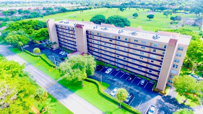 Building Photo - 4570 NW 18th Ave
