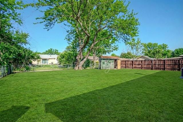 Building Photo - 1913 Fairfield Dr