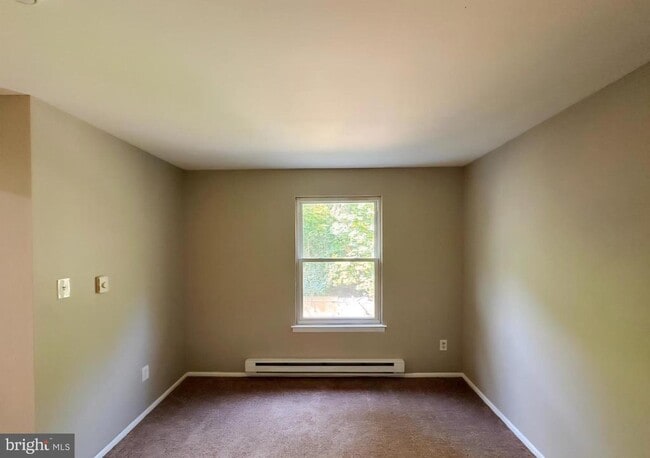 Building Photo - 574 Loch Lomond Dr