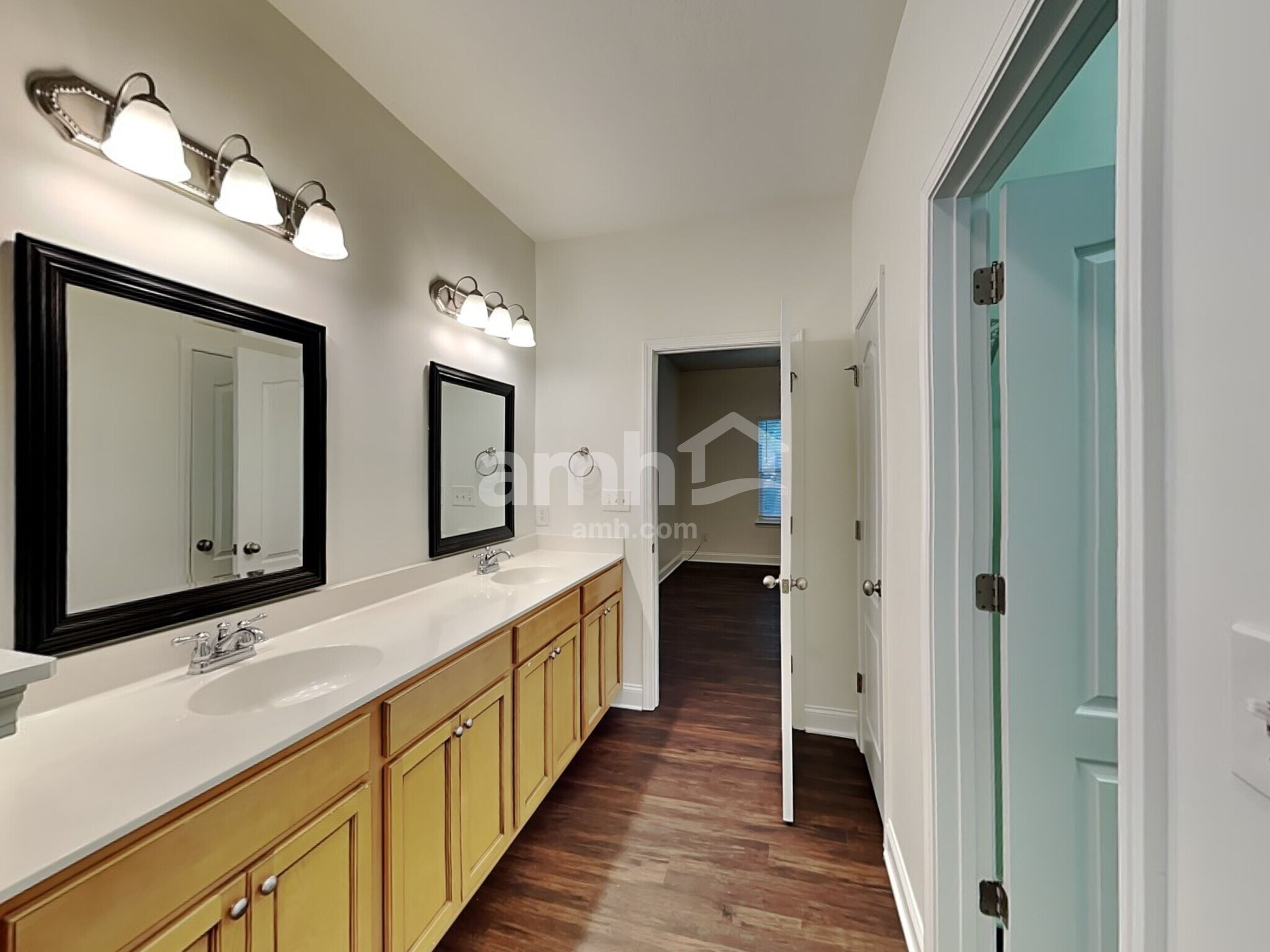 Building Photo - 1684 Woods Ln