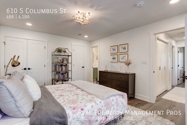 Building Photo - Stunning Corner Townhouse, Old Town Alexan...