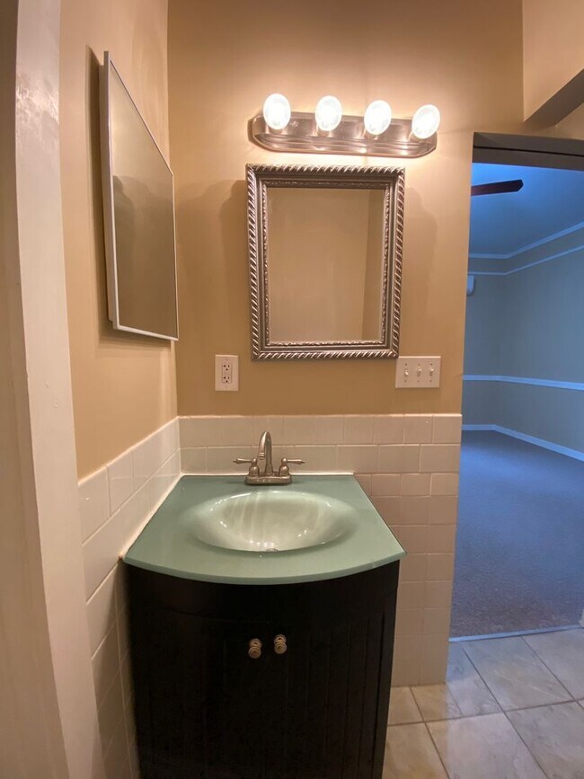 Building Photo - Black Mountain - Home Apartment, North Fork Rd, Utilities included