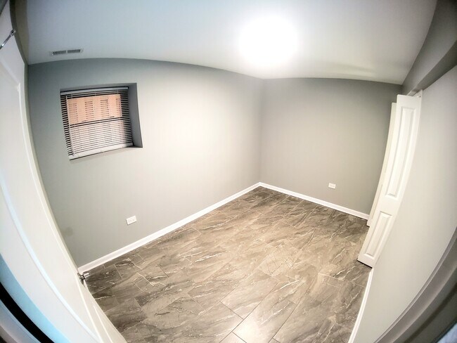 Building Photo - 5134 W Henderson St