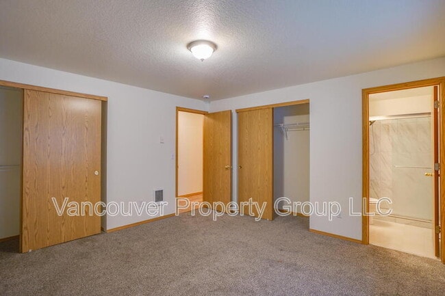 Building Photo - 19026 SE 12th Way