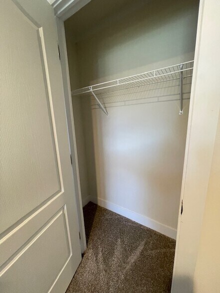 Building Photo - 30 Bellwood Dr