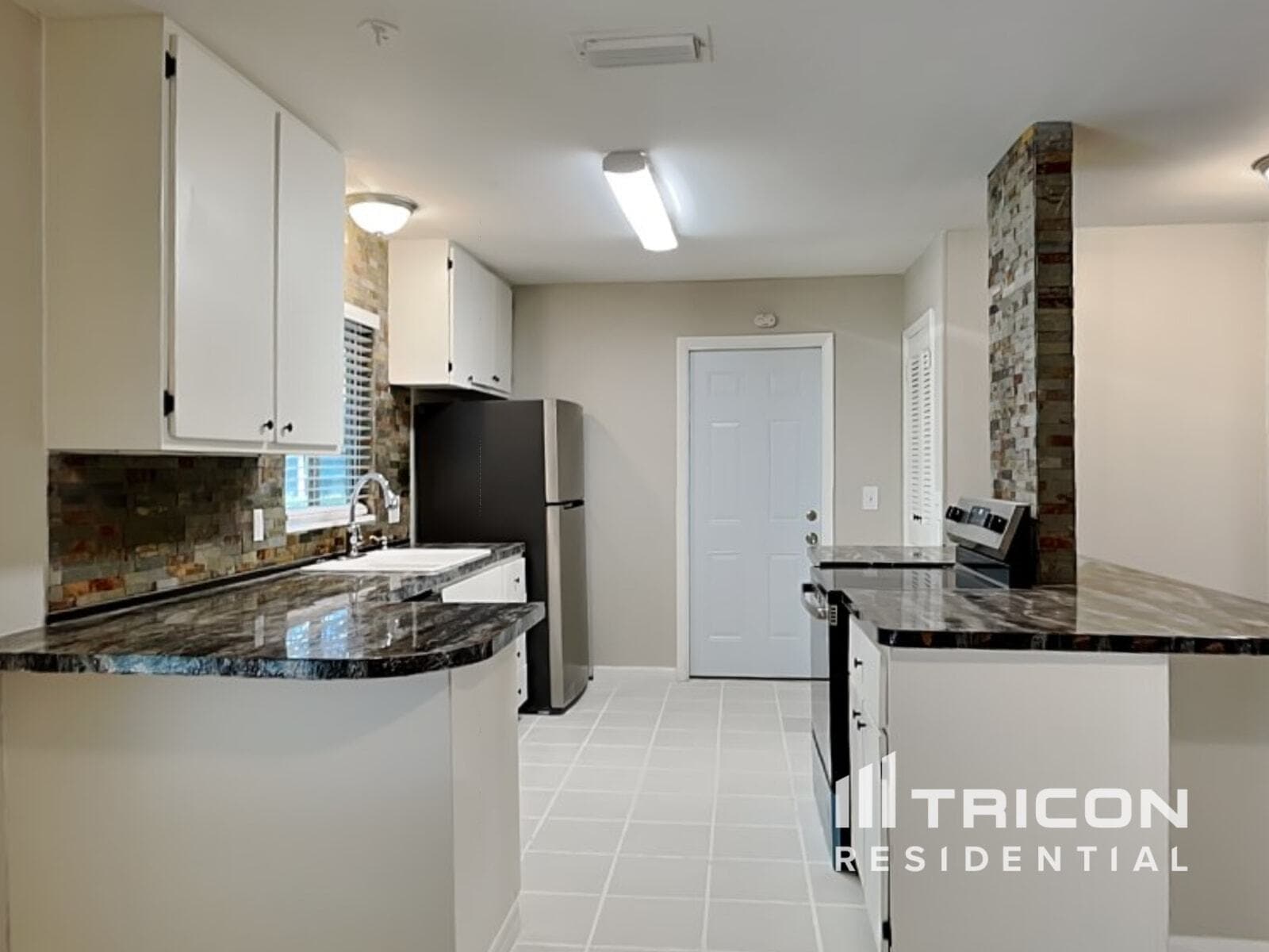 Building Photo - 1334 Stately Oaks Dr NW