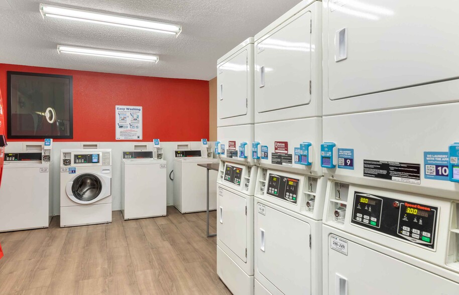 Building Photo - Furnished Studio-Bakersfield - California ...