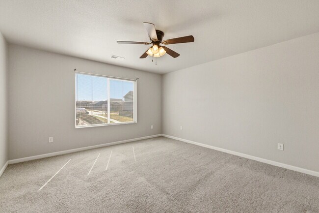 Building Photo - Beautiful Corner Lot, 3 Bedroom, 2.5 Bath with privacy fences and huge backyard!