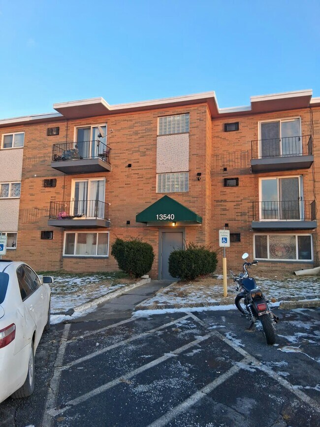 Building Photo - 13540 Superior Ave