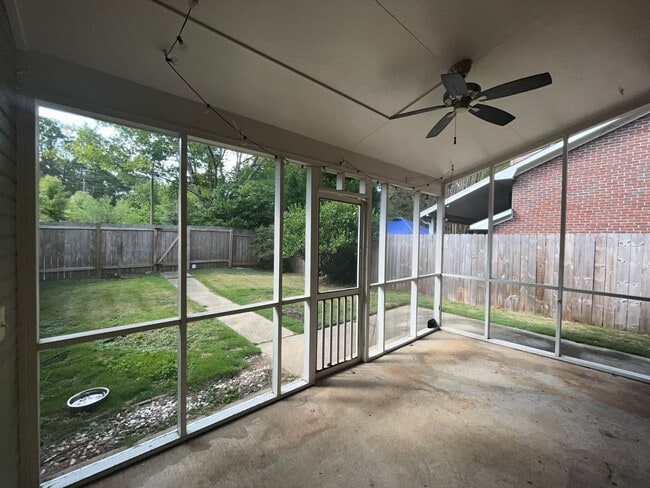 Building Photo - Your Dream Home is Waiting for You! Yardwo...