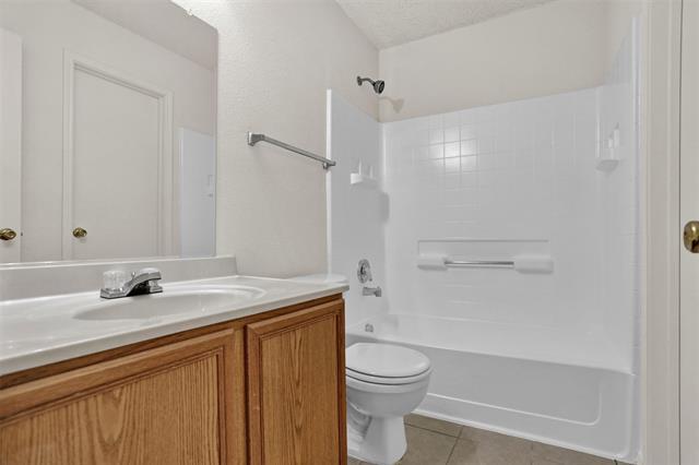 Building Photo - 105 Sandlewood Dr