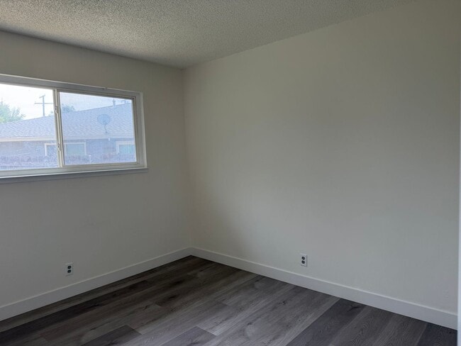 Building Photo - 2635 Moderna Ct