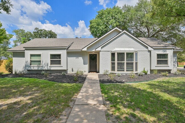 Building Photo - 2701 Westwood Main Dr