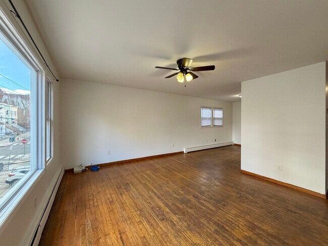 Building Photo - 57 Magnolia Ave