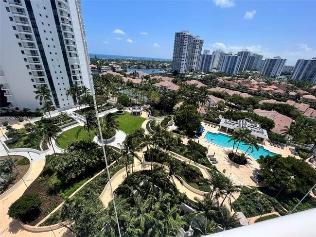 Building Photo - 21055 Yacht Club Dr