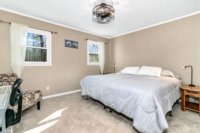 Building Photo - Very Private 3-Bedroom Home with Huge Yard...