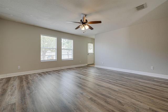 Building Photo - 14112 Esperanza Dr