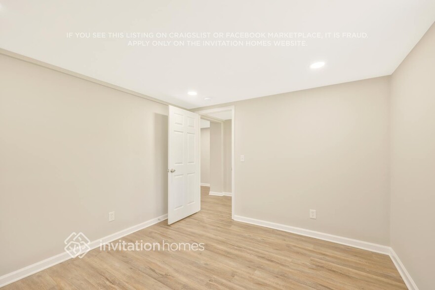 Building Photo - 4856 Torbay Dr