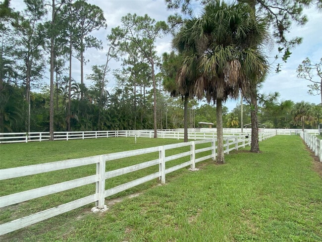 Building Photo - 2315 Deer Run Blvd