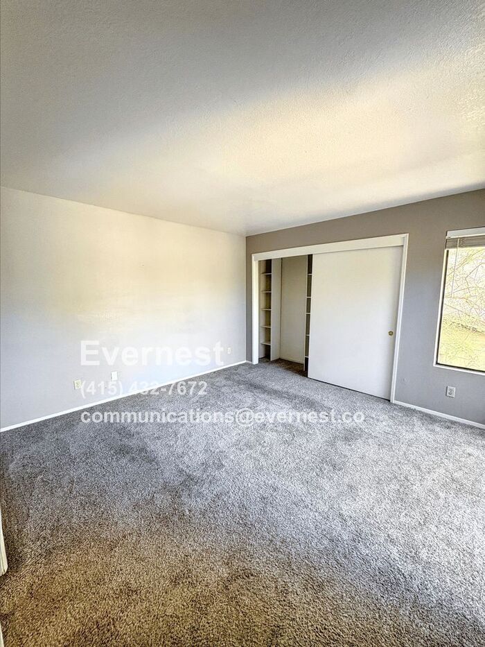 Building Photo - 1631 Porter Way