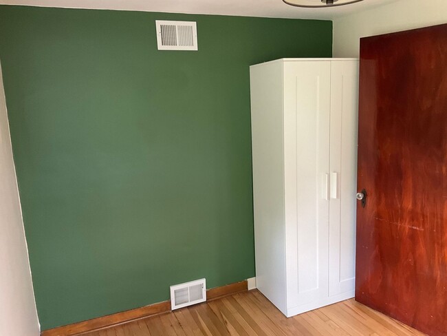 Building Photo - 3 Bedroom - Peaceful Living Just Minutes f...