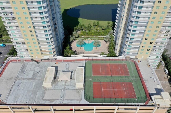 Building Photo - 1745 E Hallandale Beach Blvd