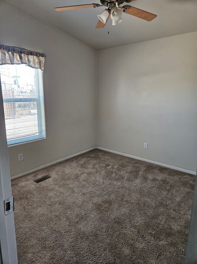 Building Photo - Nice Manufactured Home