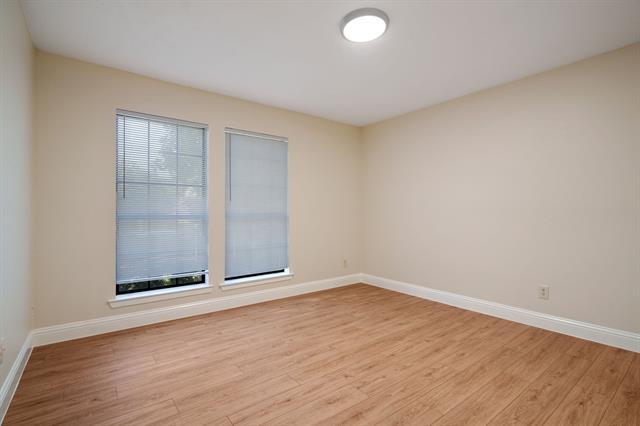Building Photo - 719 Heatherwood Dr