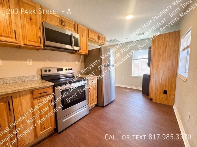 Building Photo - 203 Park St