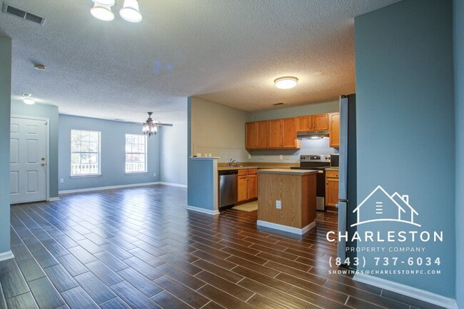 Building Photo - 8637 Chloe Ln