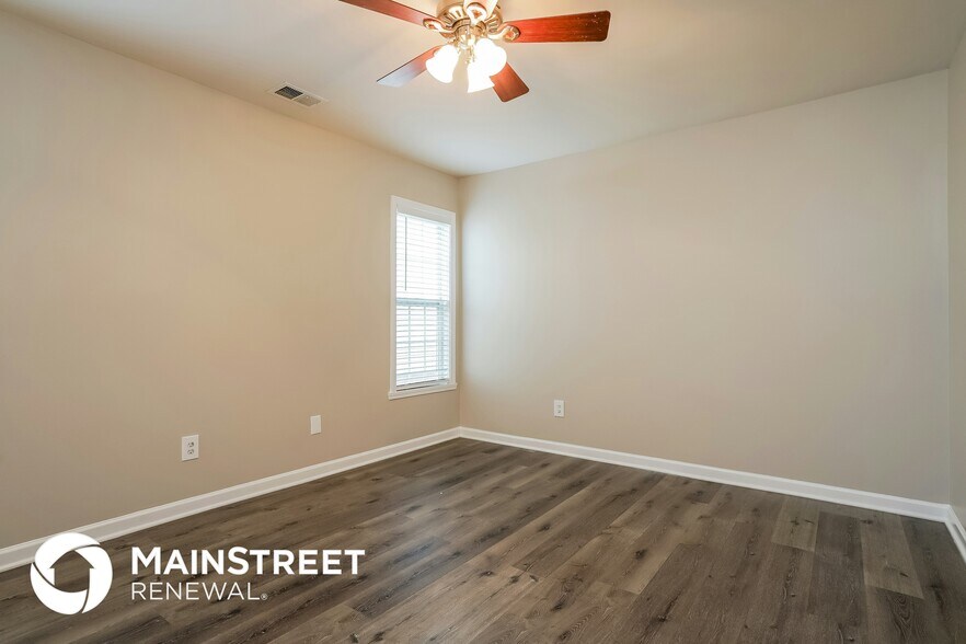 Building Photo - 3915 Bluestem Dr