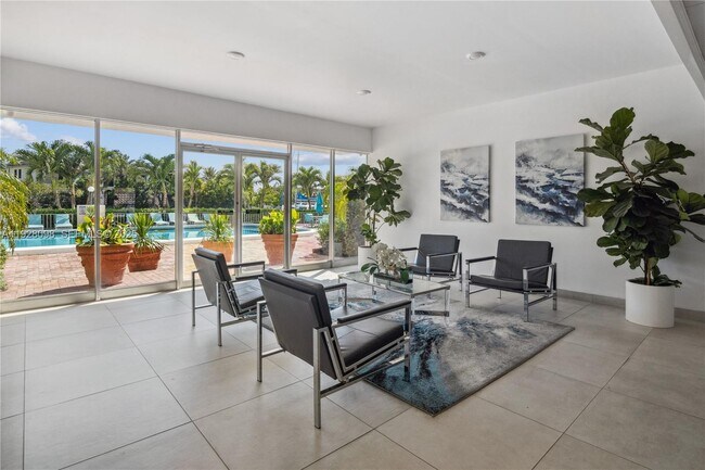 Building Photo - 401 Golden Isles Dr