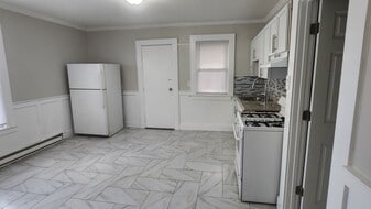 Building Photo - 1518 Pembroke St