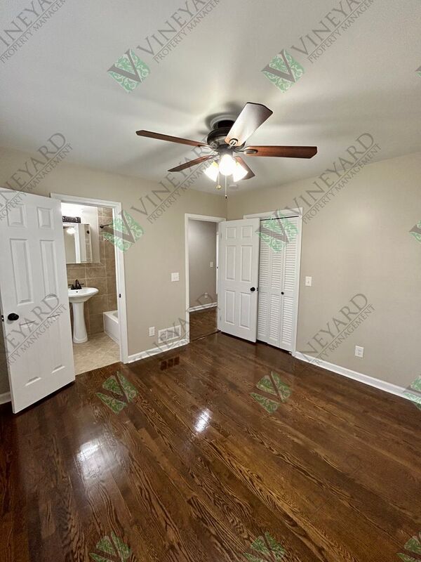 Building Photo - 1534 Collier Dr SE