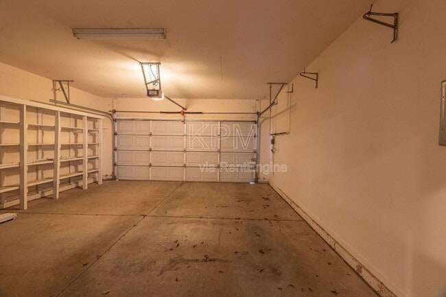 Building Photo - 4142 Pinehurst Cir